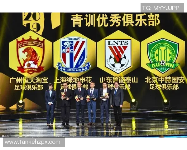 足球明星是否都隶属于俱乐部的探讨与分析 足球明星是否都隶属于俱乐部的探讨与分析